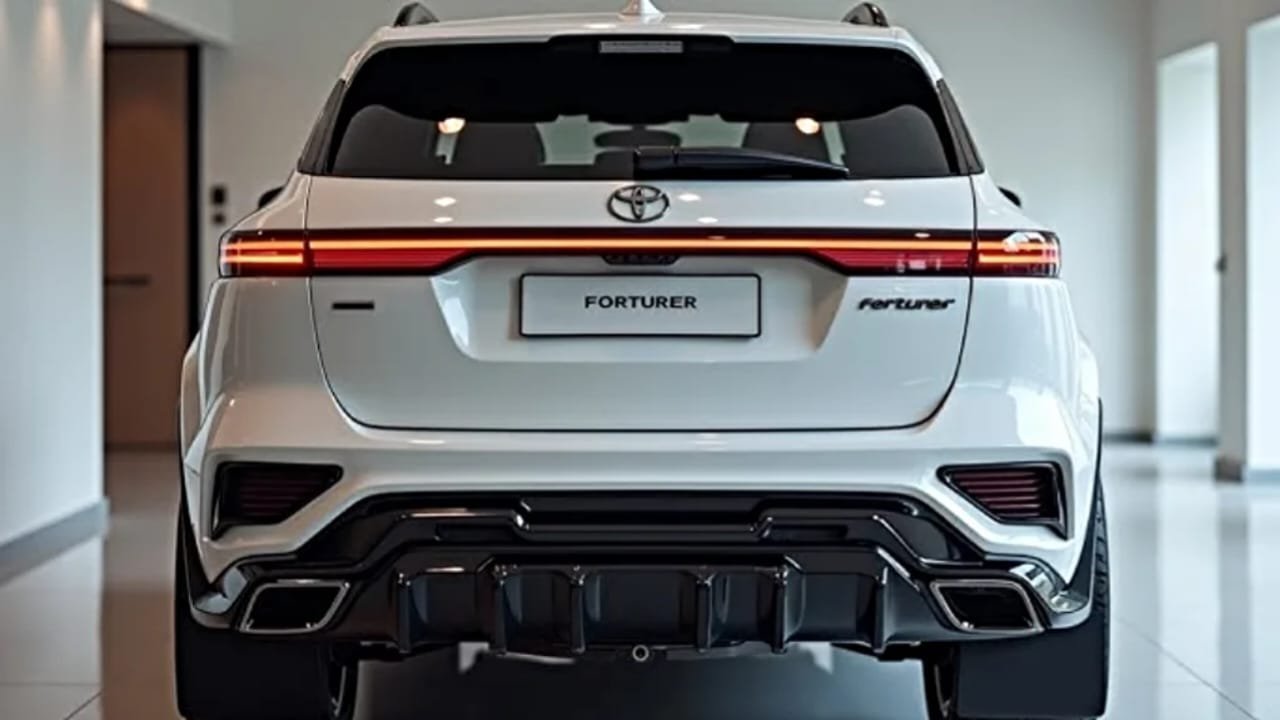 Toyota Fortuner 2025 – 7 Seater Stylish SUV with Bold Grille, 36 km/L Mileage & Smart Features!